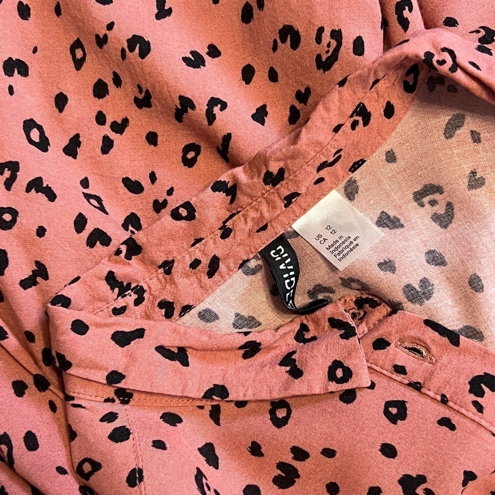 H&M Divided | Spotted Pink Button Up - Picture 6 of 7